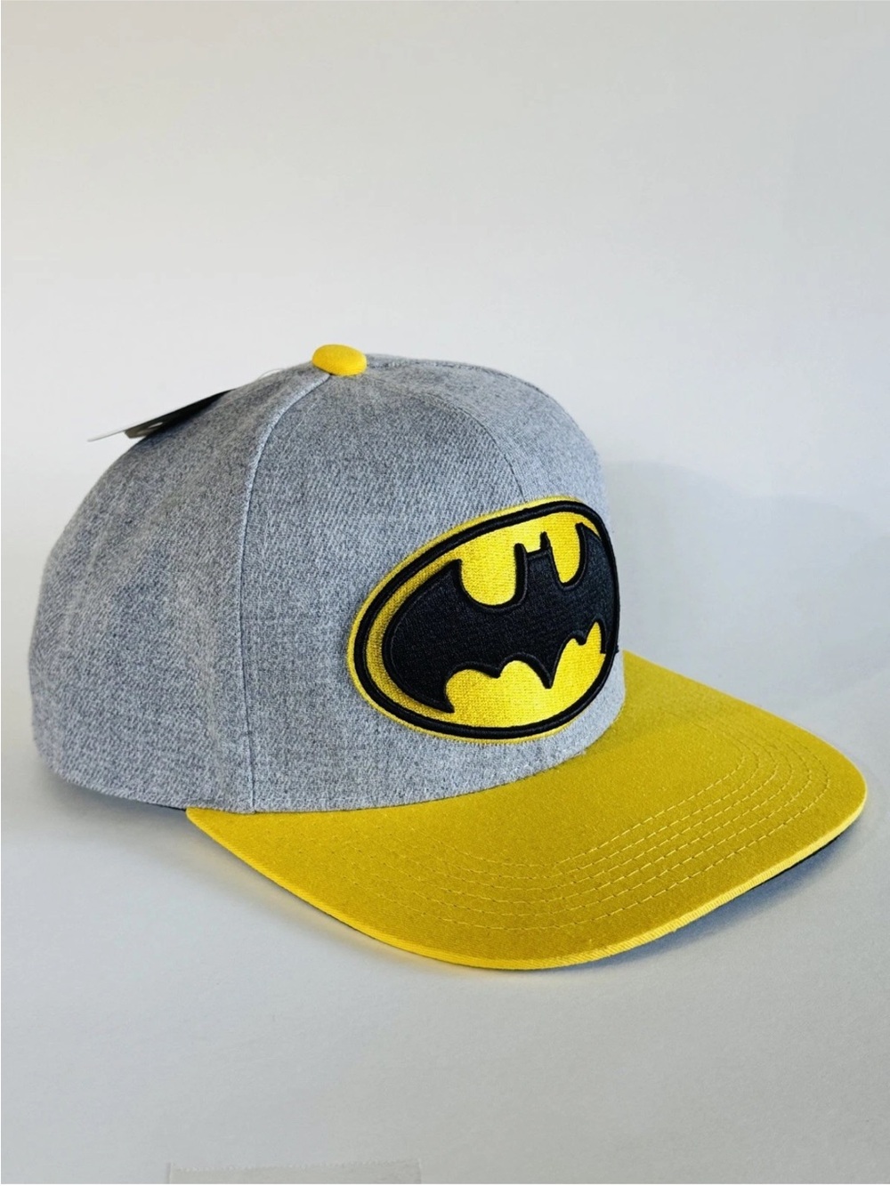 Batman Gray and Yellow Flat Brim Hat - Picture 3 of 9